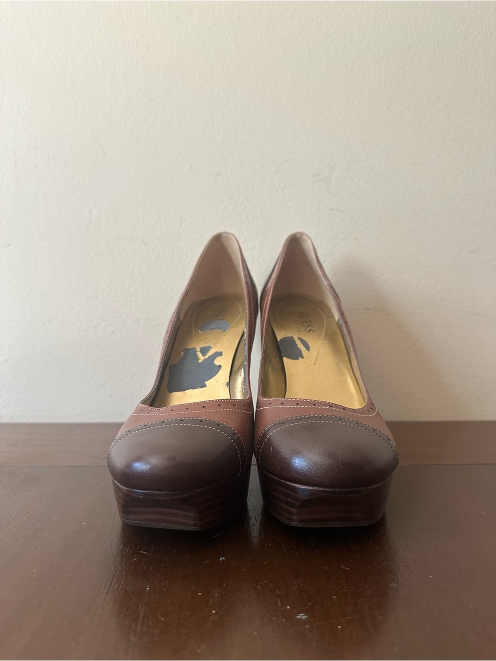 Guess by Marciano Brittany Two-Tone Brown Oxford Platform Heels, Sz 9.5 - Picture 3 of 8
